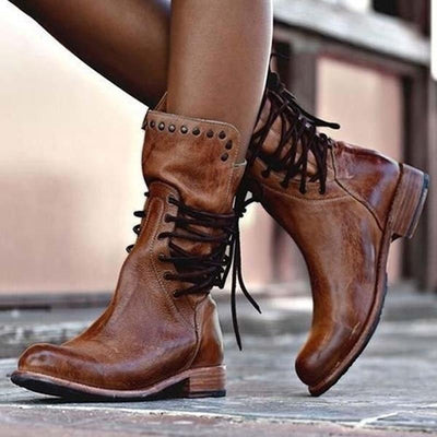 Zéphine | Bottes mi-mollet rétro à lacets avec détails cloutés