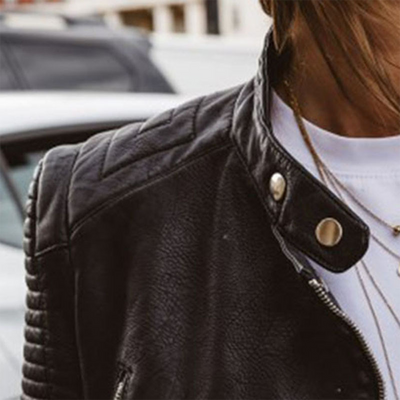 Suzanne | Veste Biker Ajustée avec Détails Matelassés