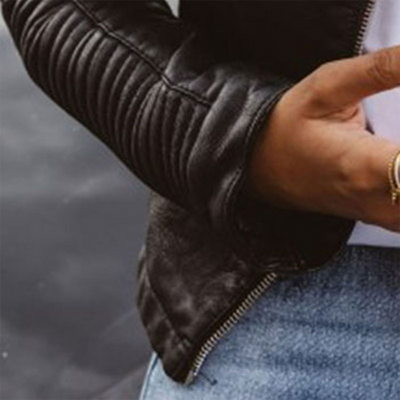 Suzanne | Veste Biker Ajustée avec Détails Matelassés