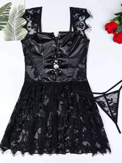 Clio | Négligé en dentelle avec corset sur le devant et dos nu