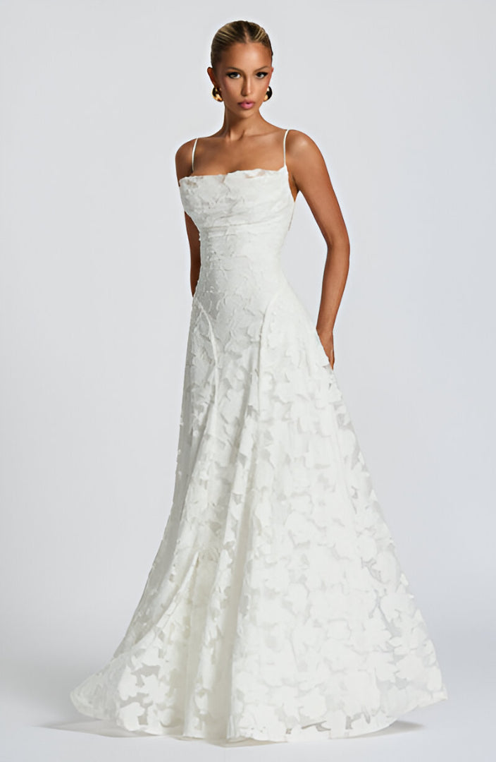 Valentine | Robe maxi à corset en dentelle